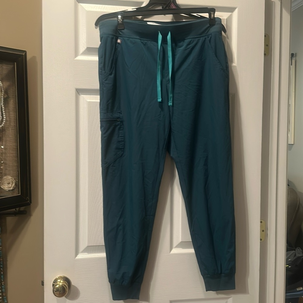 Women’s figs xl technical collection joggers scrub pants
